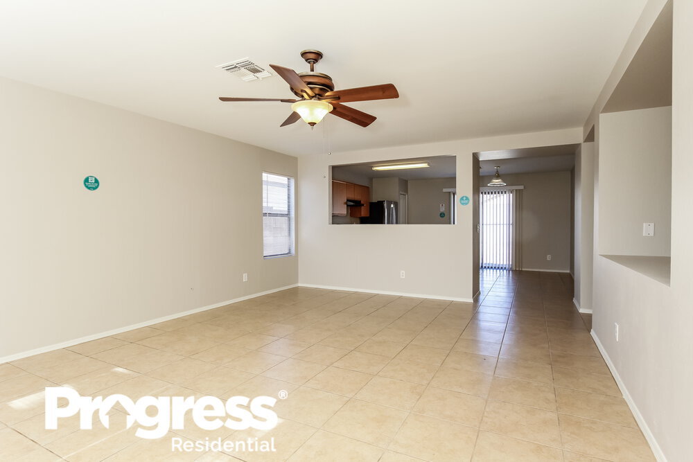 11834 W Corrine Dr in El Mirage, AZ - Foto de edificio