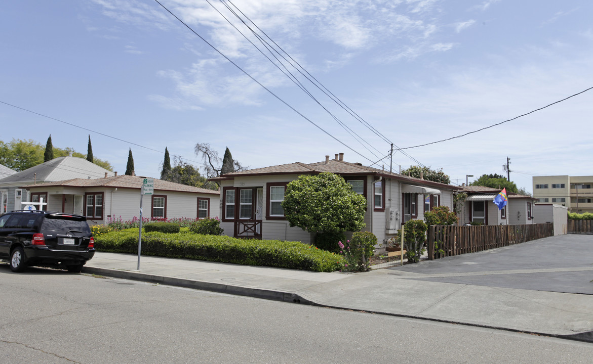 312-332 Joaquin Ave in San Leandro, CA - Building Photo