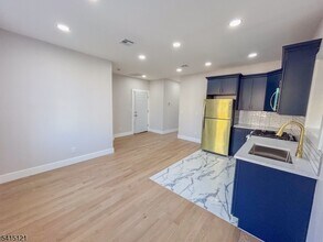 424 Walnut St in Newark, NJ - Building Photo - Building Photo