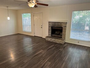 9603 Teasdale Terrace in Austin, TX - Building Photo - Building Photo
