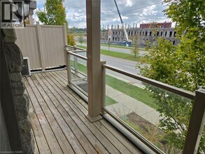 1110 Fairway Rd N in Kitchener, ON - Building Photo - Building Photo