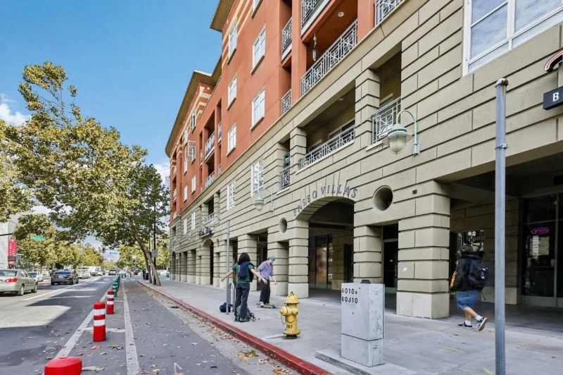 130 E San Fernando St in San Jose, CA - Building Photo