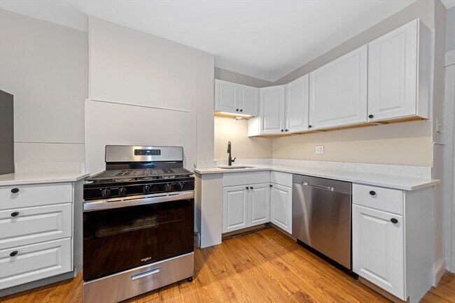 150 Cambridge St, Unit 2# in Cambridge, MA - Building Photo - Building Photo