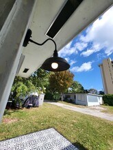 1998 NE 135th St in North Miami, FL - Building Photo - Building Photo