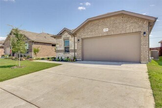 1036 Kirkham Wy in Justin, TX - Building Photo - Building Photo