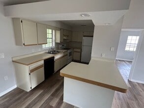 13458 Tyringham St in Spring Hill, FL - Building Photo - Building Photo