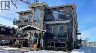 15 Empire St in Welland, ON - Building Photo