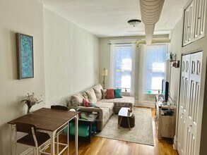 2337 N Janssen Ave in Chicago, IL - Building Photo - Building Photo