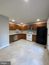 817 Hastings Ct in Newark, DE - Building Photo - Building Photo