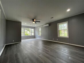 125 Mansfield St in Clute, TX - Building Photo - Building Photo