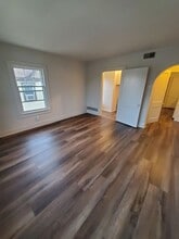 915 Minnesota Ave in South Milwaukee, WI - Foto de edificio - Building Photo