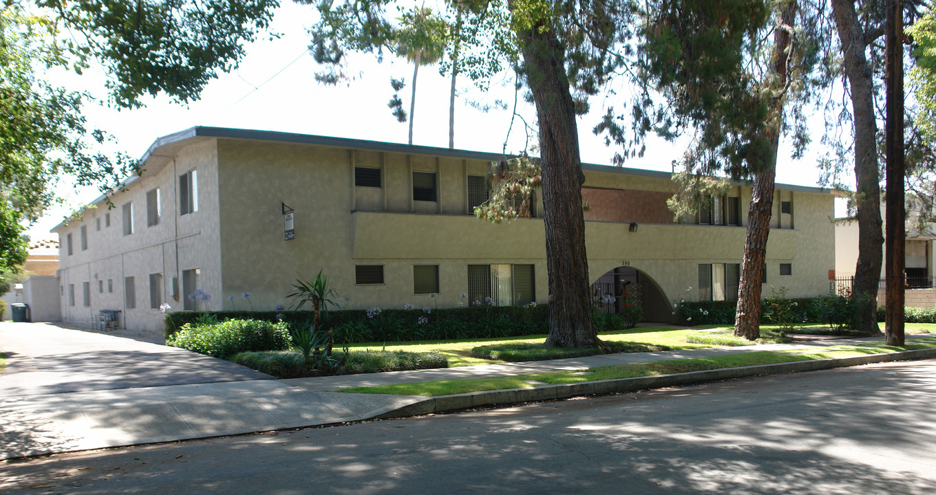 260 N Oak Ave in Pasadena, CA - Building Photo