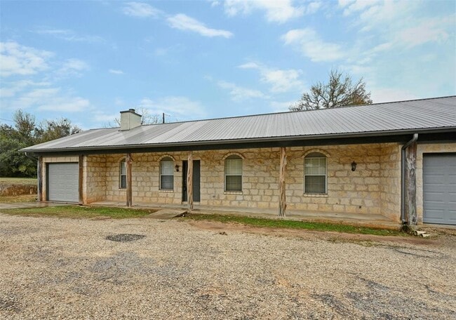 121 Chestnut Ridge in Dripping Springs, TX - Building Photo - Building Photo