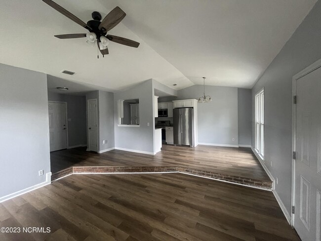 3337 Redfox Rd in Spring Lake, NC - Building Photo - Building Photo