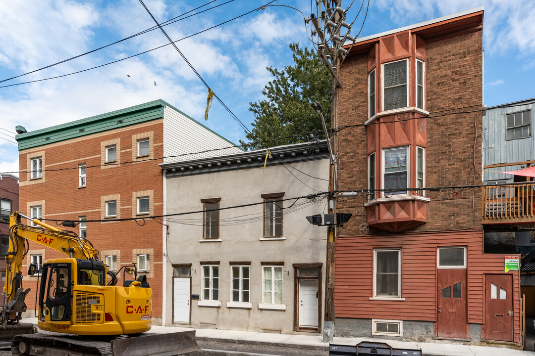 277 Caron Rue in Québec, QC - Building Photo