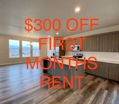 438 N Stone Mountain Dr in Saint George, UT - Building Photo