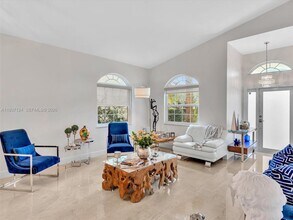 357 NW 154 Ave in Pembroke Pines, FL - Building Photo - Building Photo