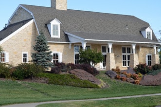 Hutton Farms in Lawrence, KS - Foto de edificio - Building Photo