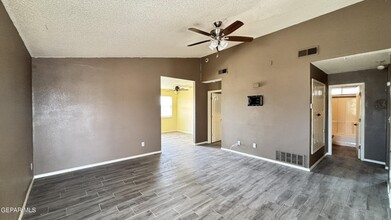 604 Esmeralda Armendariz Ave in El Paso, TX - Building Photo - Building Photo