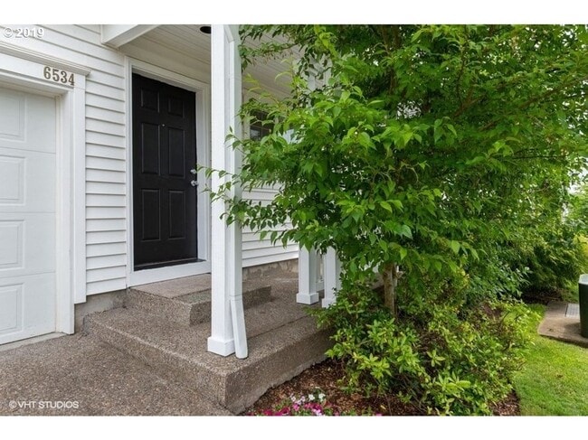 6534 NW Connery Terrace in Portland, OR - Building Photo - Building Photo