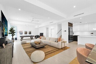 348 Desoto St in Hollywood, FL - Foto de edificio - Building Photo