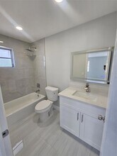 4072 SW 51st St, Unit 2 in Fort Lauderdale, FL - Building Photo - Building Photo