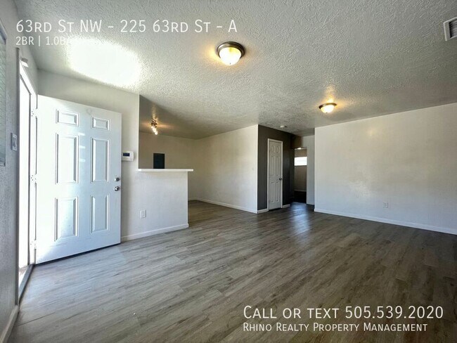 225 63rd St NW in Albuquerque, NM - Foto de edificio - Building Photo