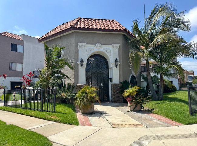 12533 Kornblum Ave.
