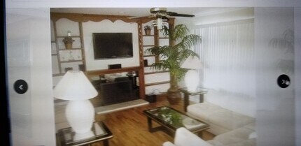 2827 Francis Ln in Costa Mesa, CA - Building Photo - Building Photo