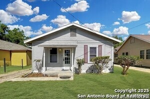 120 Gifford St in San Antonio, TX - Building Photo