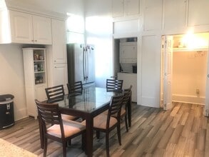 5221 Magazine St, Unit 3 in New Orleans, LA - Foto de edificio - Building Photo