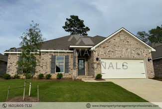 215 Serenity Lk Dr in Pearl, MS - Building Photo - Building Photo