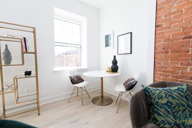 The Courtland at 417 Saint Paul Place photo'