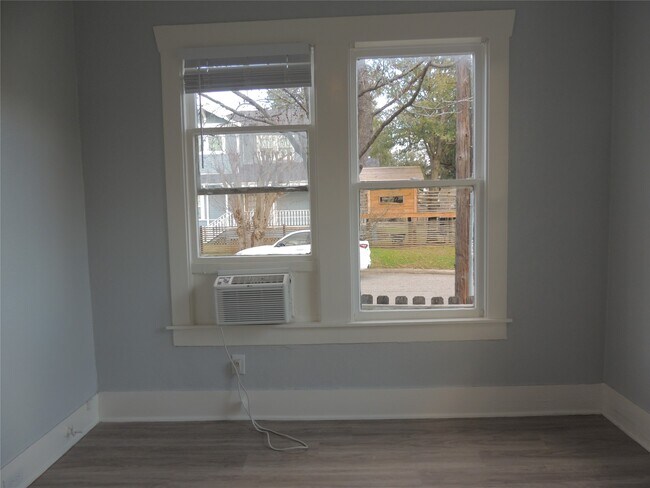 3701 Bradley St in Houston, TX - Building Photo - Building Photo