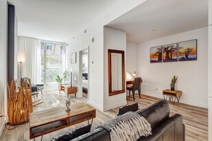 2061 Rue Stanley, Unit SI ID1294645P in Montréal, QC - Building Photo