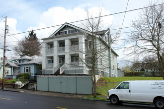 4804 N Albina Ave in Portland, OR - Building Photo - Building Photo