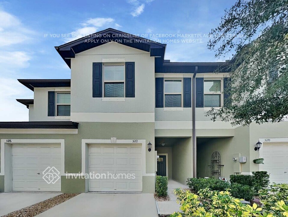 5172 Forum Blvd in Holiday, FL - Foto de edificio