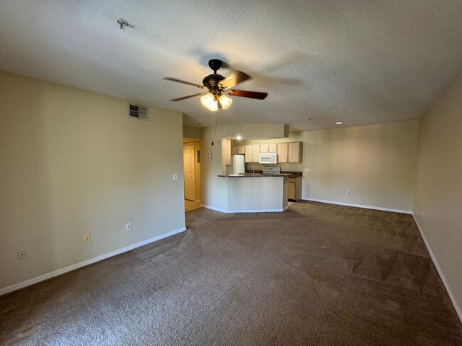 700 Crest Pines Dr in Orlando, FL - Building Photo - Building Photo