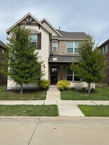 330 Kirkland Rd in Garland, TX - Building Photo