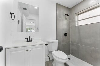 700 NW 2nd Terrace in Deerfield Beach, FL - Building Photo - Building Photo