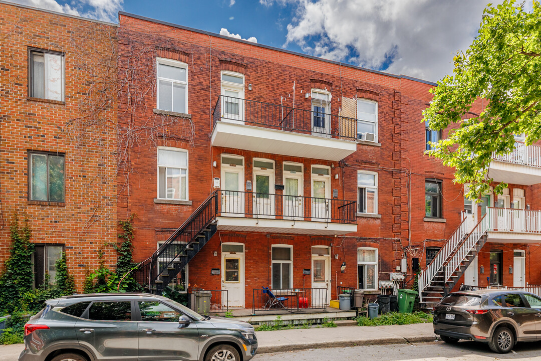 996 Saint-Ferdinand Rue in Montréal, QC - Building Photo