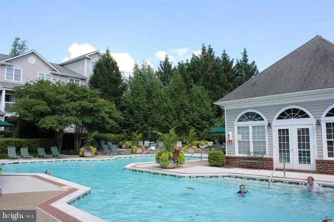 12858 Fair Briar Ln in Fairfax, VA - Building Photo - Building Photo