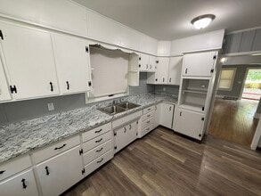 2558 Tiffin St in Flint, MI - Foto de edificio - Building Photo
