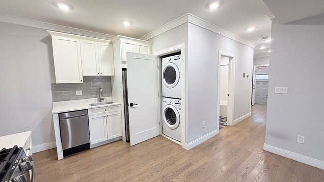 93 George St, Unit 1 in Boston, MA - Building Photo - Building Photo