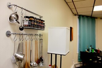 877 Beacon St, Unit 10 in Boston, MA - Foto de edificio - Building Photo