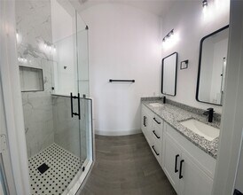 1610 Rd 5729 in Cleveland, TX - Building Photo - Building Photo