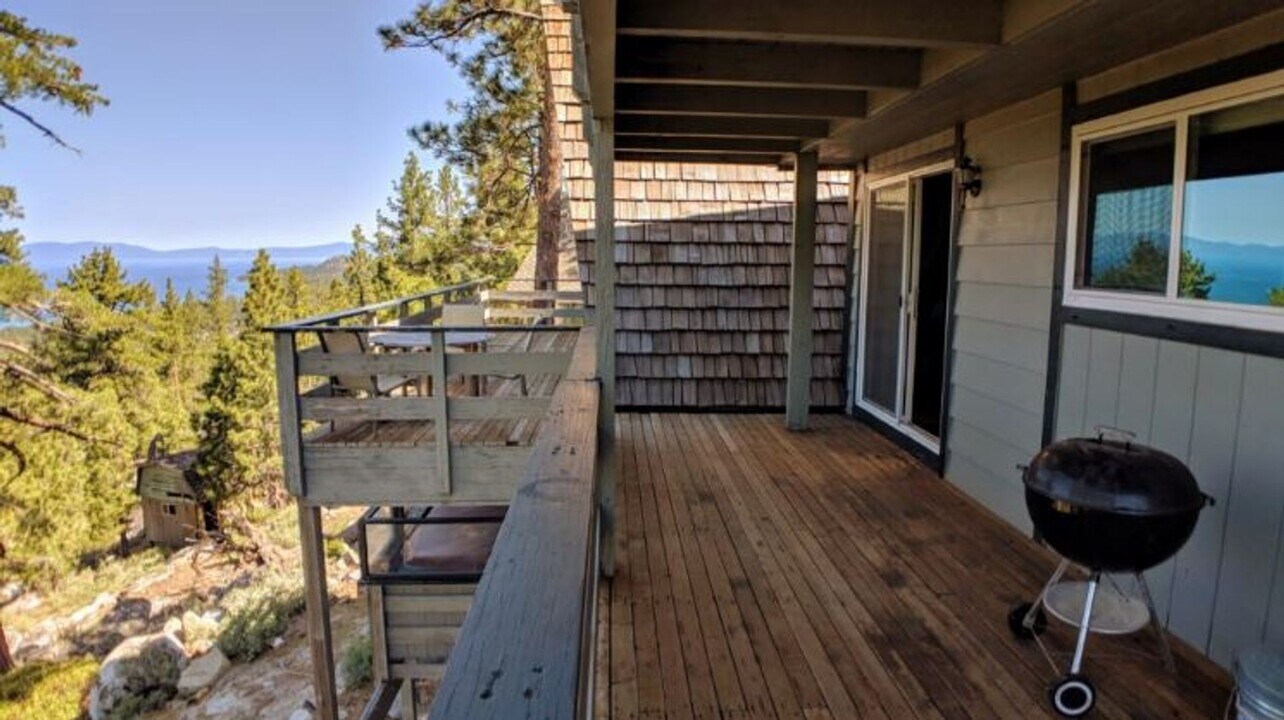4274 Saddle Rd in South Lake Tahoe, CA - Building Photo