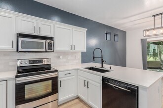 7601 E Roosevelt St in Scottsdale, AZ - Building Photo - Building Photo