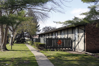 Hunter Glen Apartments in Springfield, IL - Building Photo - Building Photo