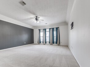 5413 Nolda St in Houston, TX - Foto de edificio - Building Photo